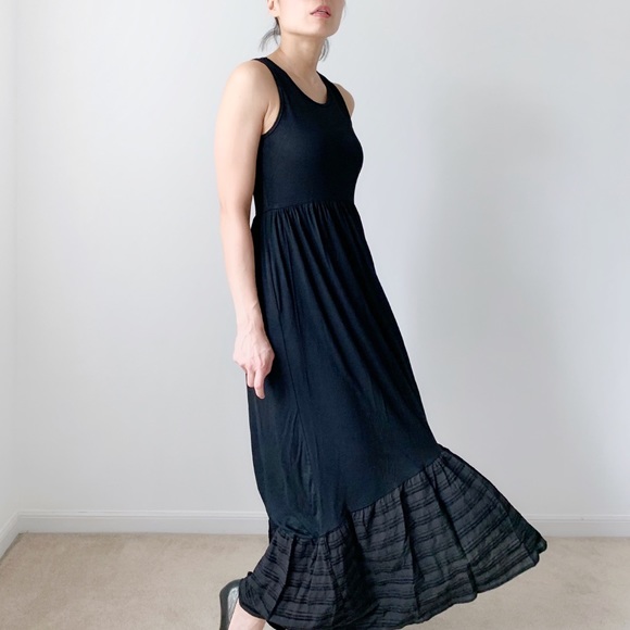 SLEEVELESS RUFFLE FLARE MAXI DRESS - BLACK - Picture 4 of 9